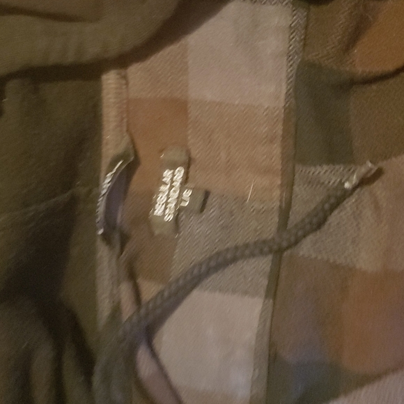 Plaid long sleeve with hood jacket. - Picture 2 of 2